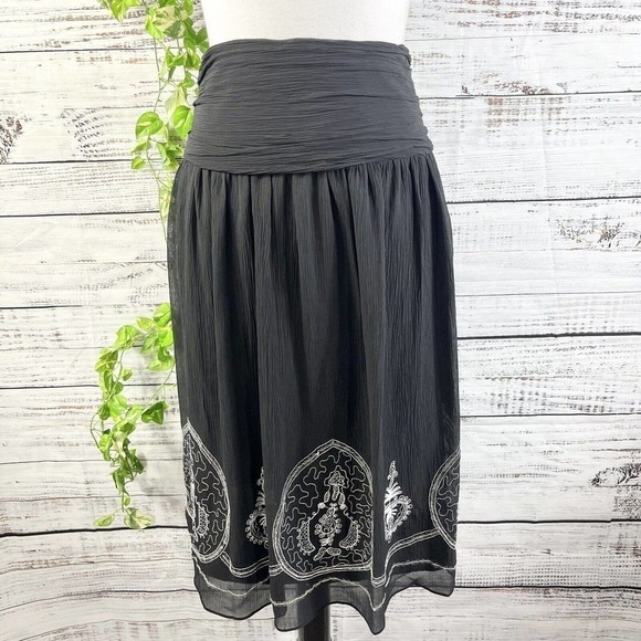 Peter Nygard Dresses & Skirts - Nygard Skirt size 6 Black Sheer Crinkle Paisley Sequins Knee Full Boho Modest